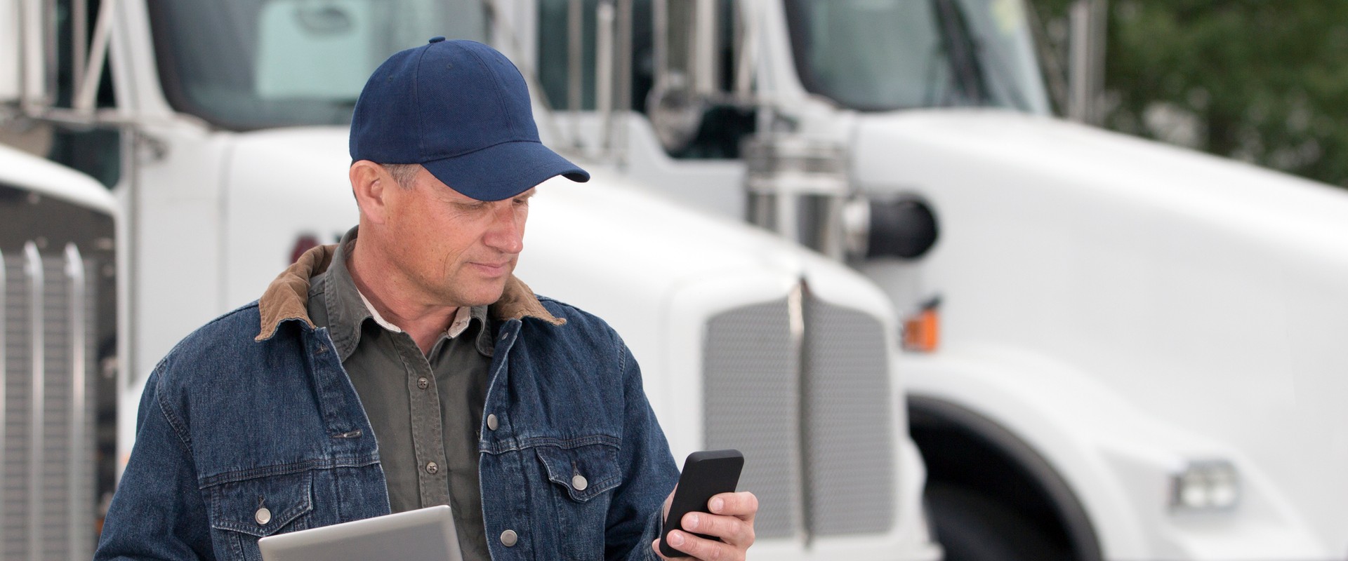 How Tablets Revolutionized Mobile Accessibility and Real-Time Tracking for Trucking Operations